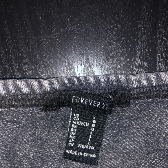 3 TOPS - Picture 7 of 7